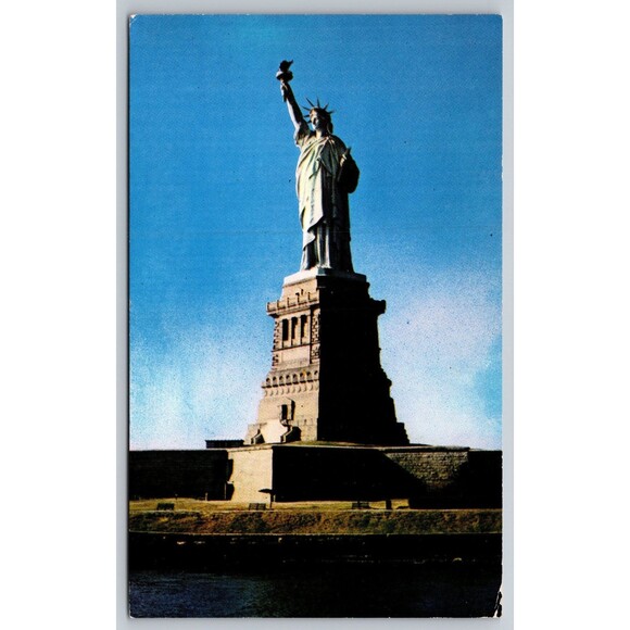 Postcard New York Harbor Statue of Liberty Enlightening the World Bedlows Island - Picture 1 of 2